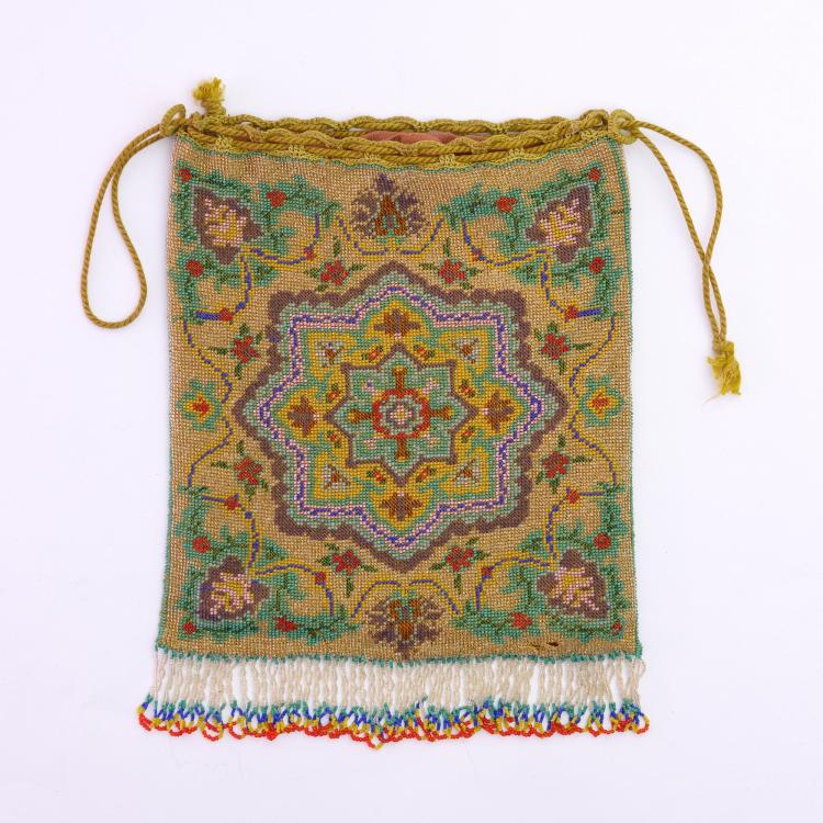 Hauptbild zu Objekt, Pouch with carpet pattern, c. 1920, 159D 909