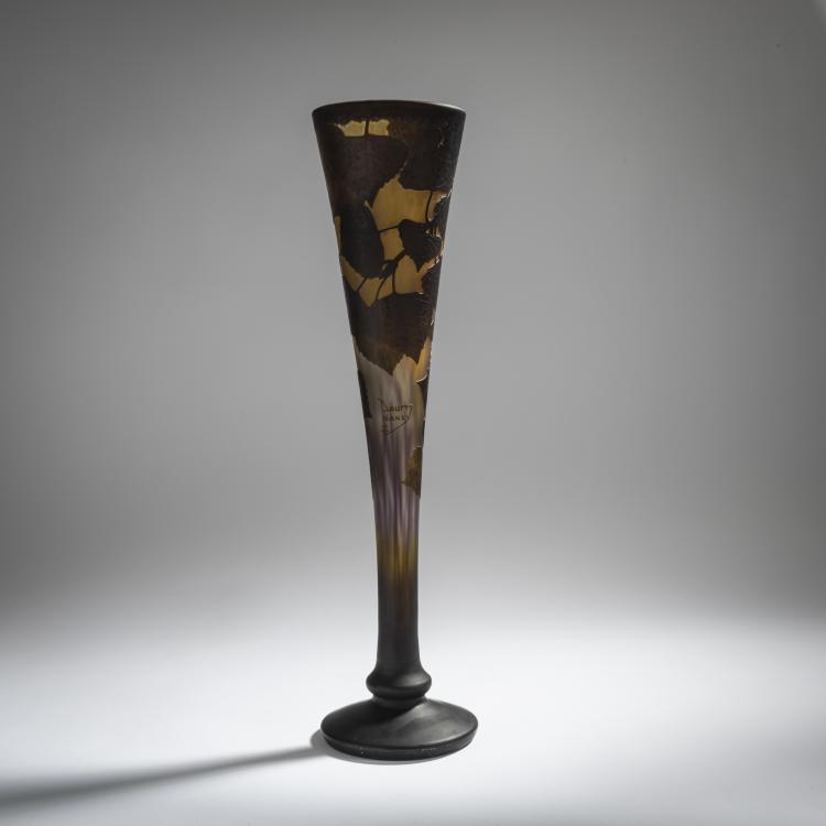Bild 1 zu Objekt, 'Tilleul' vase, c. 1910, Antonin Daum, Daum Fr&egrave;res, Nancy, 156B 136