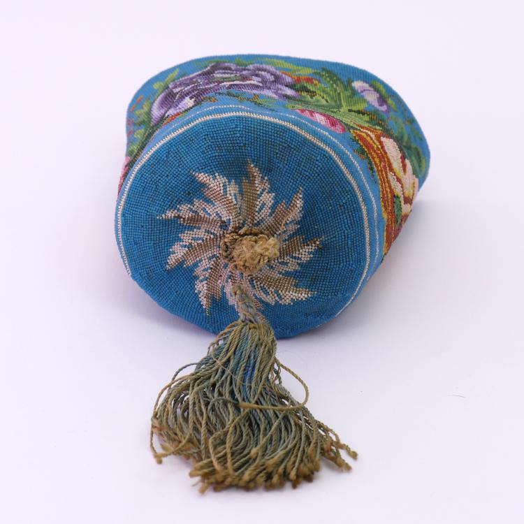 Bild 1 zu Objekt, Pouch with floral border, 2nd half of the 19th century, 159D 798