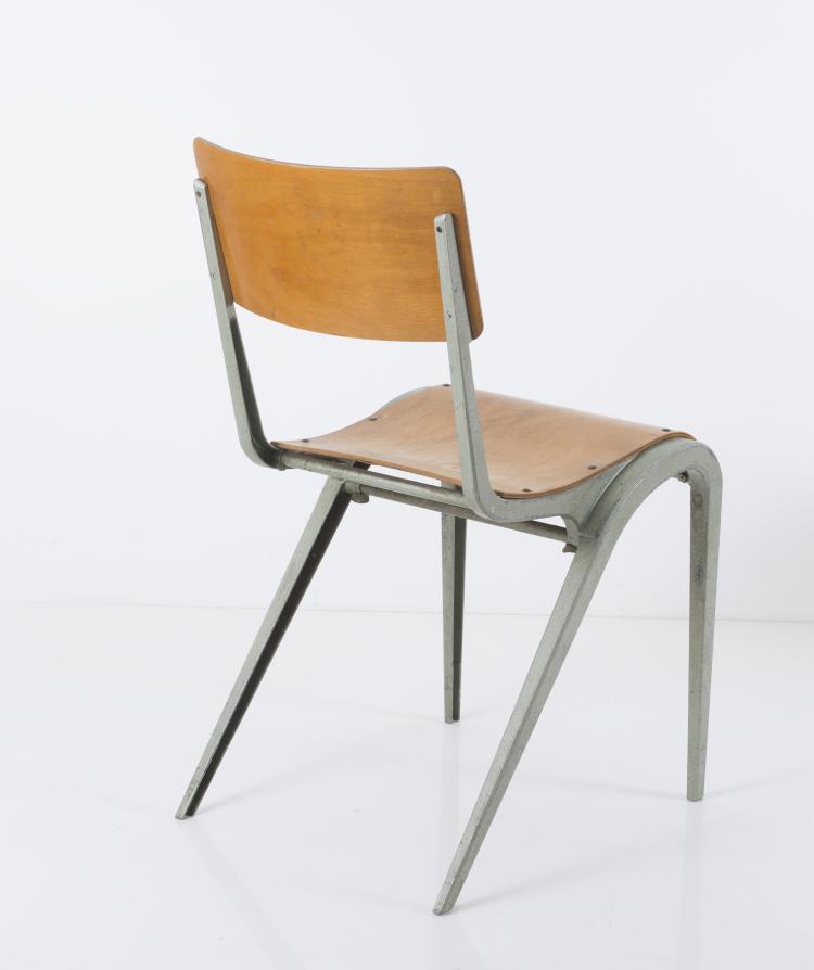 Bild 3 zu Objekt, Four stacking chairs, 1948, James Leonard, ESA Esavian, Grossbritannien, 155B 433