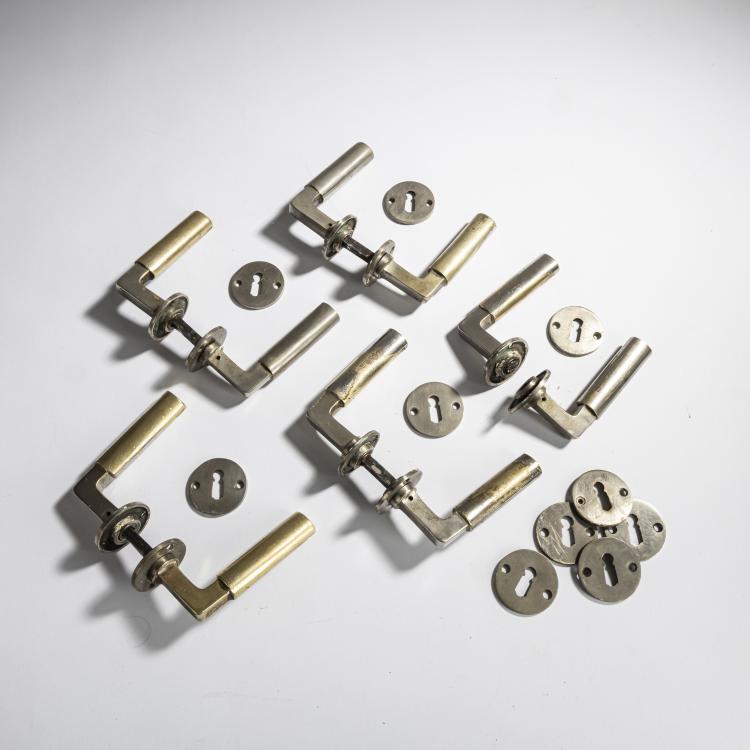 Hauptbild zu Objekt, 5 pairs of door handles, 1923, Walter Gropius, S.A. Loevy, Berlin, 157A 49
