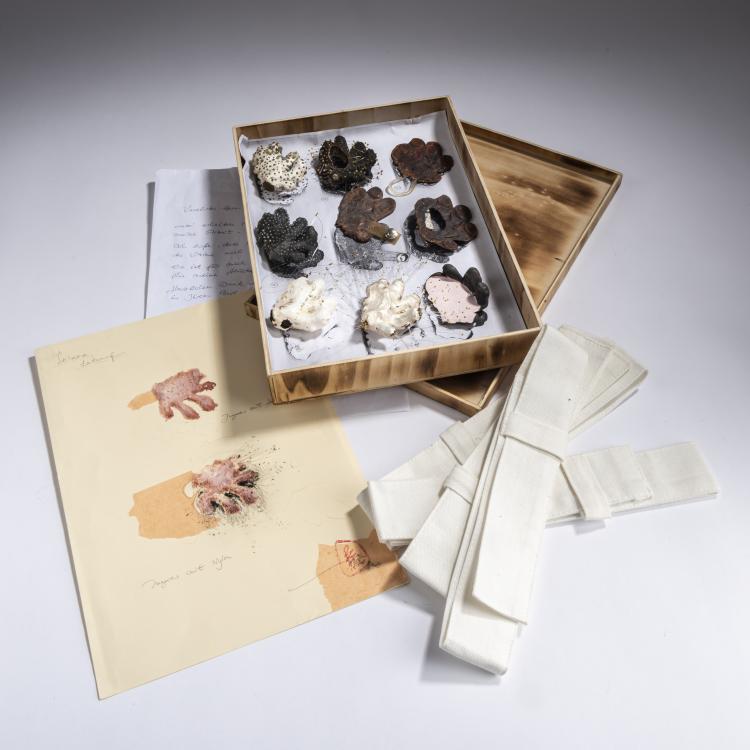 Bild 5 zu Objekt, Box with 9 'Ginger' works, 2004, Sam Tho Duong, 157D 925