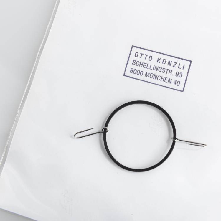 Bild 1 zu Objekt, Mixed lot of brooches, 1980-81, Otto K&uuml;nzli, 157D 942