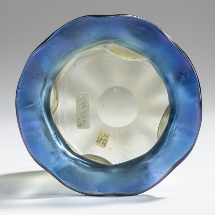 Bild 2 zu Objekt, Kleine Vase 'Vulcan', 1902, L&ouml;tz Wwe., Klosterm&uuml;hle; Bakalowits S&ouml;hne, Wien, 156B 318