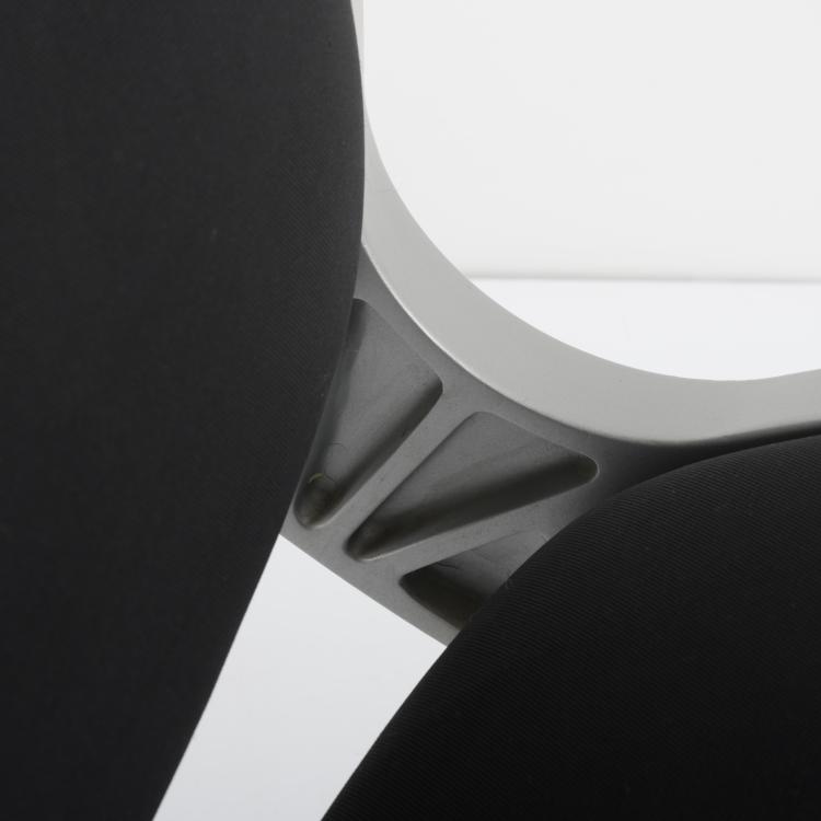 Bild 4 zu Objekt, 'Gluon' easy chair, 1993, Marc Newson, Moroso, Mailand, 157B 581