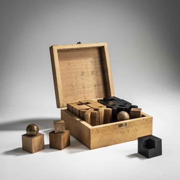 Hauptbild zu Objekt, Bauhaus chess set 'XVI', 1924, Josef Hartwig, Bauhaus Weimar, 157A 13