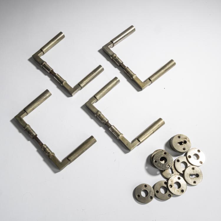 Hauptbild zu Objekt, 4 pairs of door handles, 1923, Walter Gropius, Wilhelm Engstfeld, Heiligenhaus, f&uuml;r S. A. Loevy, Berlin., 157A 50