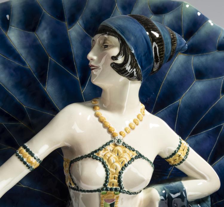 Bild 1 zu Objekt, Dancer in a feather costume, c. 1924/25, Paul Philippe, Goldscheider, Friedrich, Wien, 156D 815