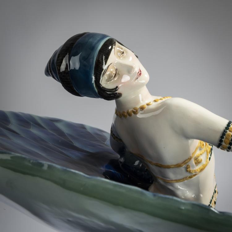 Bild 3 zu Objekt, Dancer in a feather costume, c. 1924/25, Paul Philippe, Goldscheider, Friedrich, Wien, 156D 815