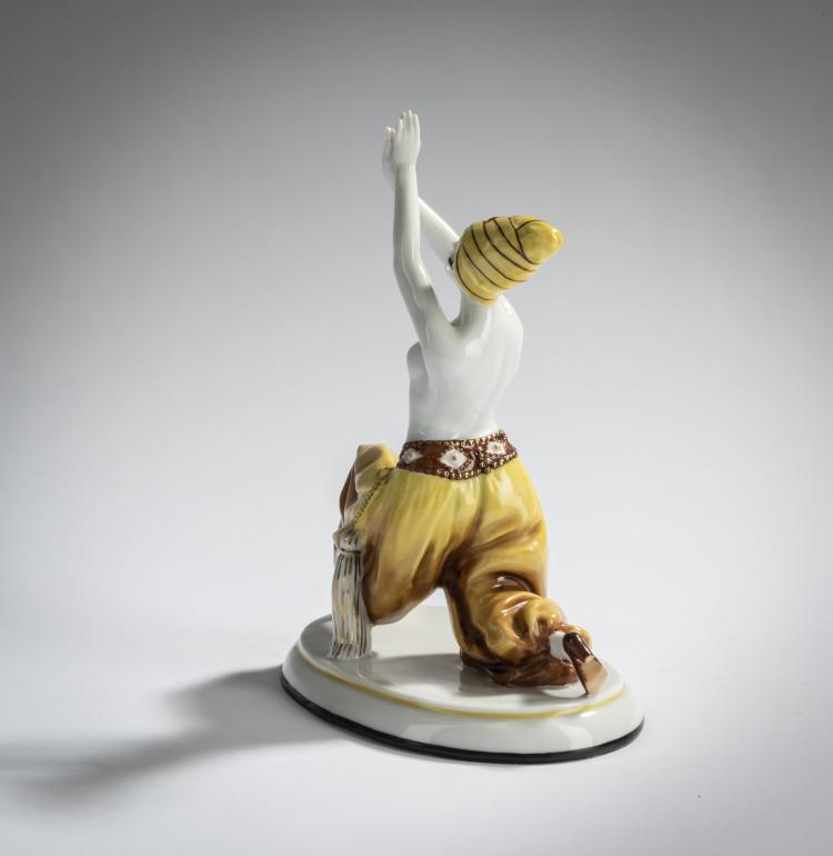 Bild 3 zu Objekt, Orientalische T&auml;nzerin, 1920er Jahre, Galluba & Hofmann, Ilmenau, 156D 710