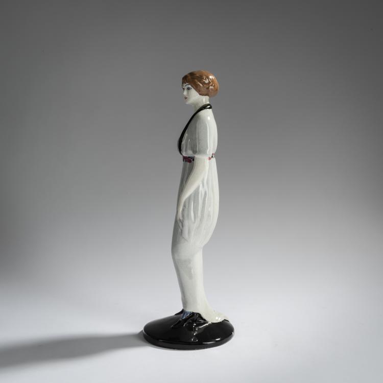 Bild 2 zu Objekt, Dame im Morgenkleid, 1913/14, Eduard Klablena, Langenzersdorfer Keramik, 156D 837