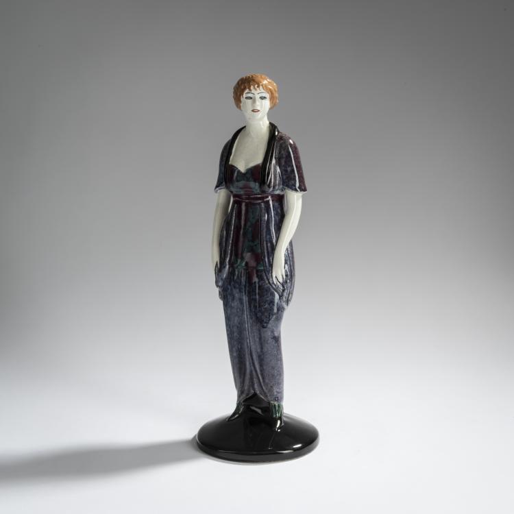 Bild 1 zu Objekt, Lady in a morning dress, 1913/14, Eduard Klablena, Langenzersdorfer Keramik, 156D 838