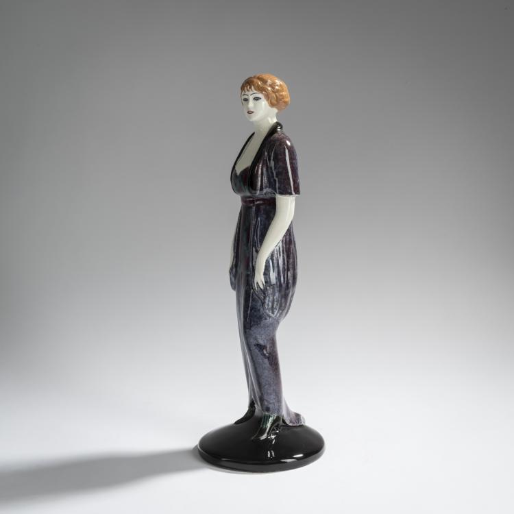 Bild 2 zu Objekt, Lady in a morning dress, 1913/14, Eduard Klablena, Langenzersdorfer Keramik, 156D 838