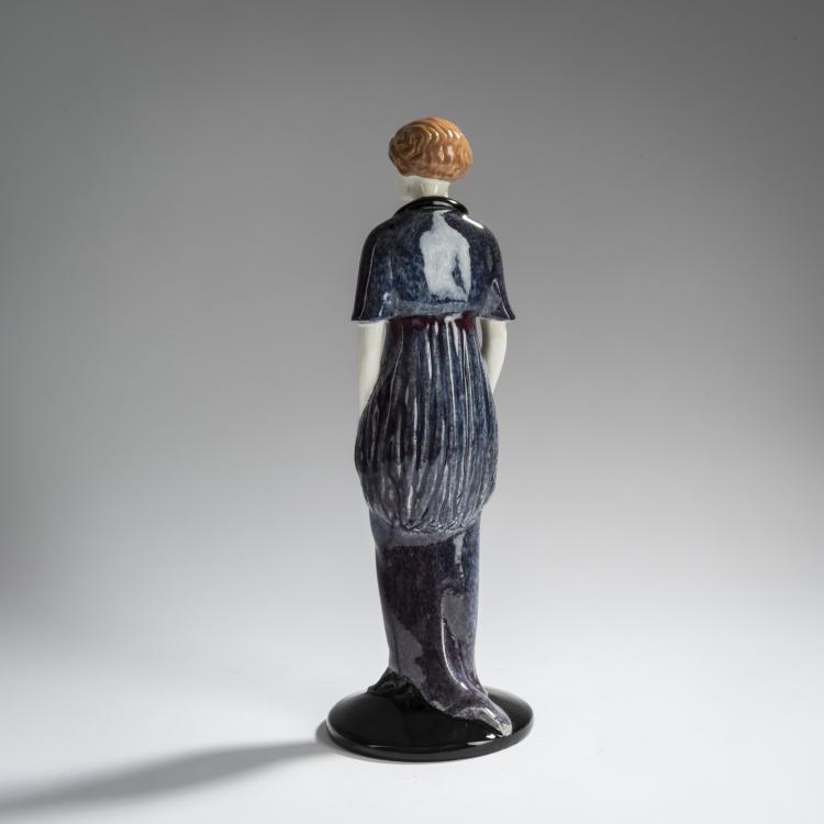 Bild 4 zu Objekt, Lady in a morning dress, 1913/14, Eduard Klablena, Langenzersdorfer Keramik, 156D 838