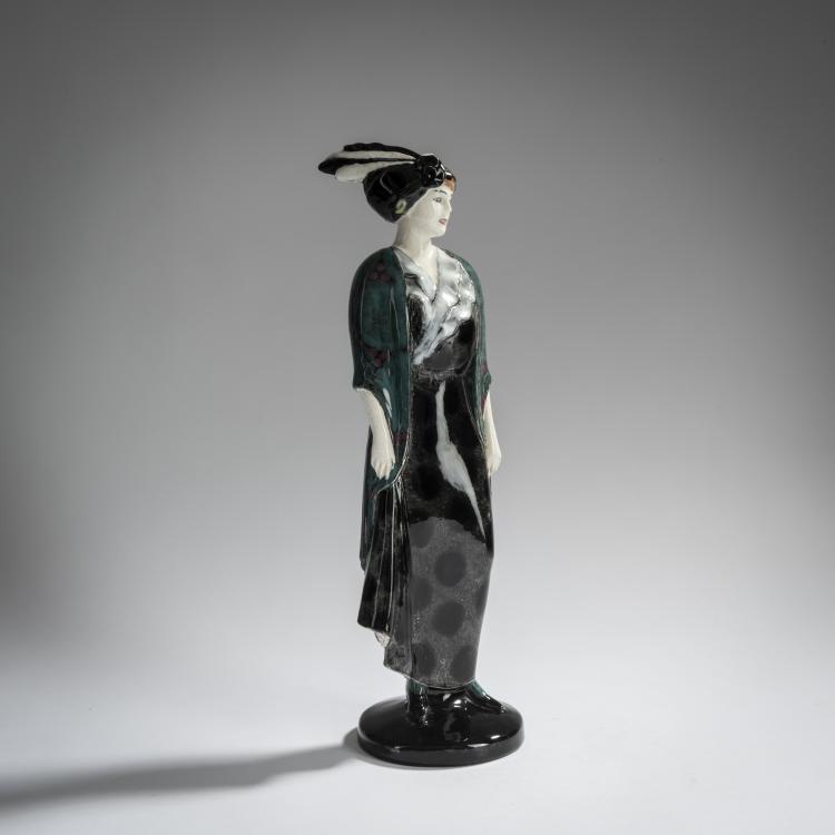 Hauptbild zu Objekt, Fashion lady, c. 1913, Eduard Klablena, Langenzersdorfer Keramik, 156D 839