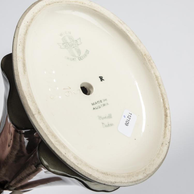 Bild 7 zu Objekt, Dame in grauem Kleid, um 1930, Stephan Dakon, Keramos, Wiener Kunst-Keramik und Porzellanmanufaktur, 156D 835