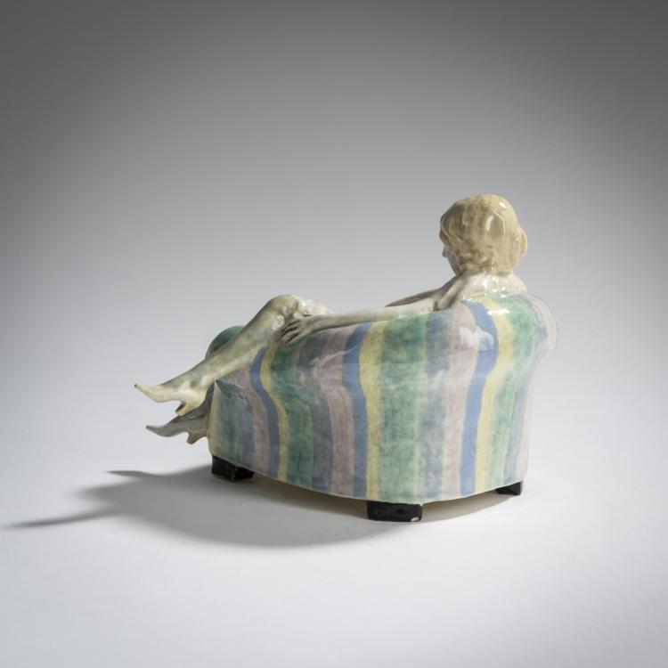 Bild 2 zu Objekt, 'Young girl lounging on an armchair', c. 1920, Eduard Klablena, Langenzersdorfer Keramik, 156D 841