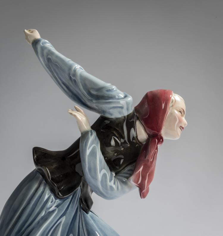 Bild 5 zu Objekt, Dancer with a headscarf, c. 1930, Hertwig & Co., Katzh&uuml;tte, 156D 832