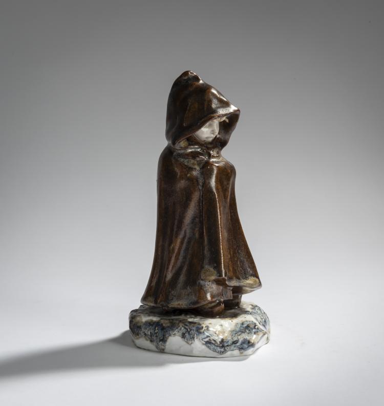 Bild 1 zu Objekt, Kind mit Umhang, um 1900, Lucien Charles Edouard Alliot, Dammouse, Albert Louis, S&egrave;vres, 156D 781