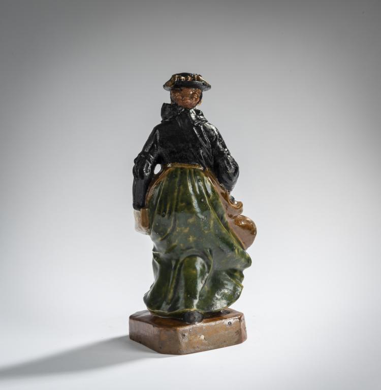 Bild 3 zu Objekt, Frau in Tracht, 1920er Jahre, Radst&auml;dter Keramik, 156D 842
