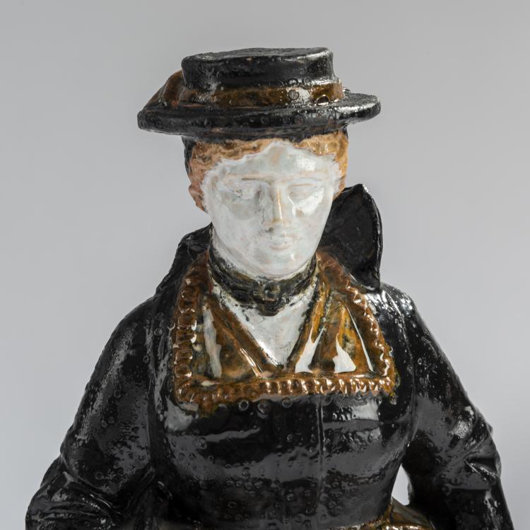 Bild 4 zu Objekt, Frau in Tracht, 1920er Jahre, Radst&auml;dter Keramik, 156D 842