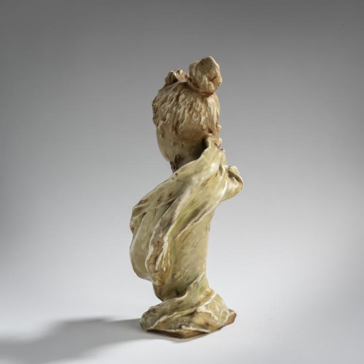 Bild 3 zu Objekt, Female bust, c. 1899, Eduard Stellmacher, Amphora-Werke Riessner, Stellmacher & Kessel, Turn-Teplitz, 156D 796