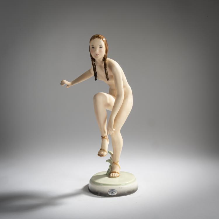 Bild 2 zu Objekt, 'Sandal lacer', c. 1939, Adolf Prischl, Goldscheider, Friedrich, Wien, 156D 830