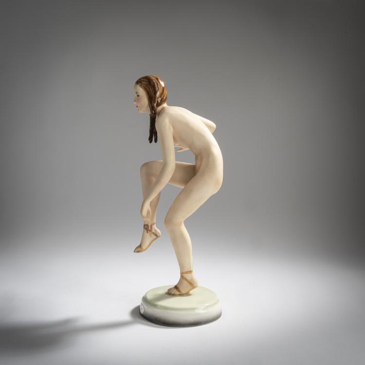 Bild 4 zu Objekt, 'Sandal lacer', c. 1939, Adolf Prischl, Goldscheider, Friedrich, Wien, 156D 830