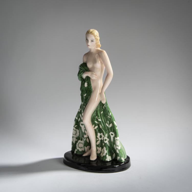 Hauptbild zu Objekt, 'Standing nude girl with a large cloth', c. 1936, Goldscheider, Friedrich, Wien, 156D 827