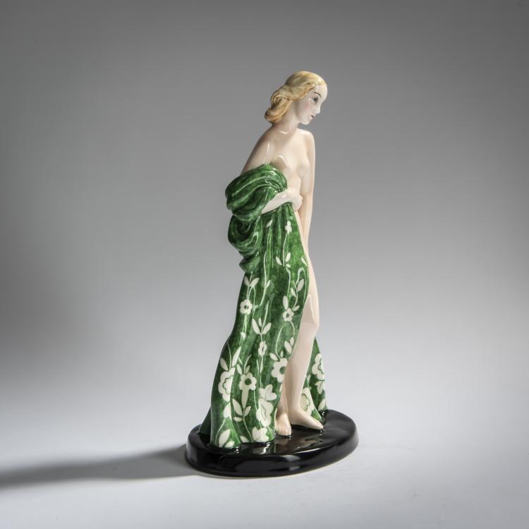 Bild 1 zu Objekt, 'Standing nude girl with a large cloth', c. 1936, Goldscheider, Friedrich, Wien, 156D 827