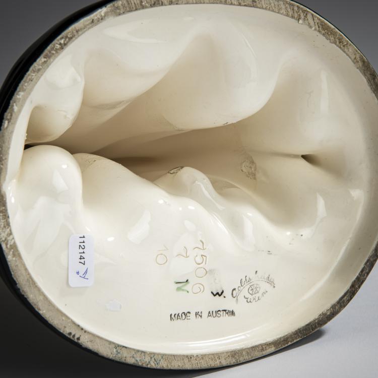 Bild 5 zu Objekt, 'Standing nude girl with a large cloth', c. 1936, Goldscheider, Friedrich, Wien, 156D 827