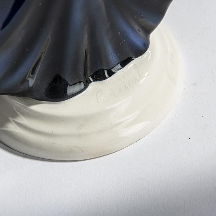 Bild 8 zu Objekt, 'Stehende T&auml;nzerin im langen Rock', um 1931, Josef Lorenzl, Goldscheider, Friedrich, Wien, 156D 825