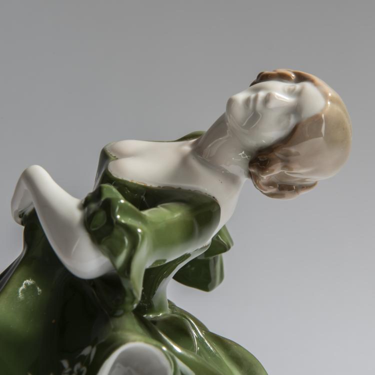 Bild 5 zu Objekt, 'Empire dancer', 1913, Erna Freifrau von Langenmantel-Reitzenstein, Rosenthal, Selb, 156D 755