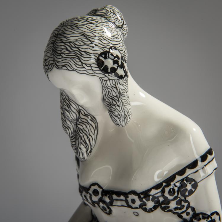 Bild 5 zu Objekt, Crinoline with flower garland, 1907, Michael Powolny, Gmundner Keramik, 156D 800