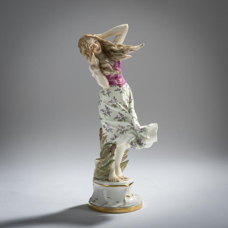 Hauptbild zu Objekt, 'Girl in the Wind', 1901, Philipp Lange, Meissen, 156D 724