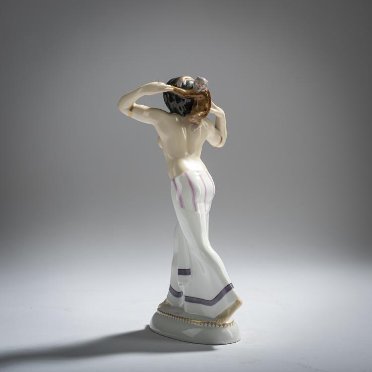 Bild 2 zu Objekt, 'Afrikanerin' aus dem Hochzeitszug, 1909, Adolph Amberg, Berlin, KPM, 156D 702