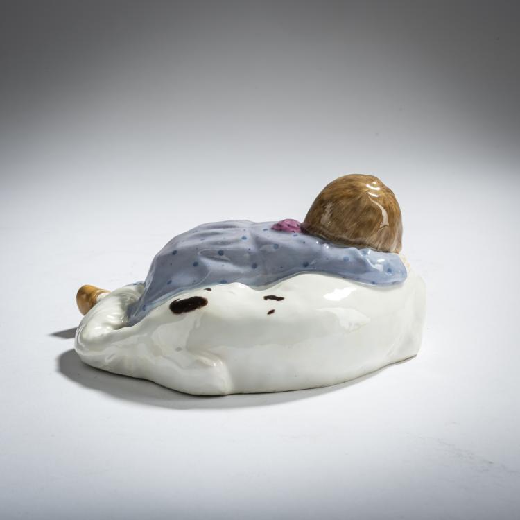 Bild 3 zu Objekt, 'Kind, auf liegendem Hund schlafend', 1905, Konrad Hentschel, Meissen, 156D 736