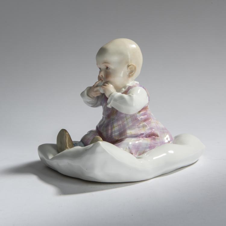 Bild 2 zu Objekt, 'Kind auf einem Kissen sitzend', 1905, Konrad Hentschel, Meissen, 156D 737