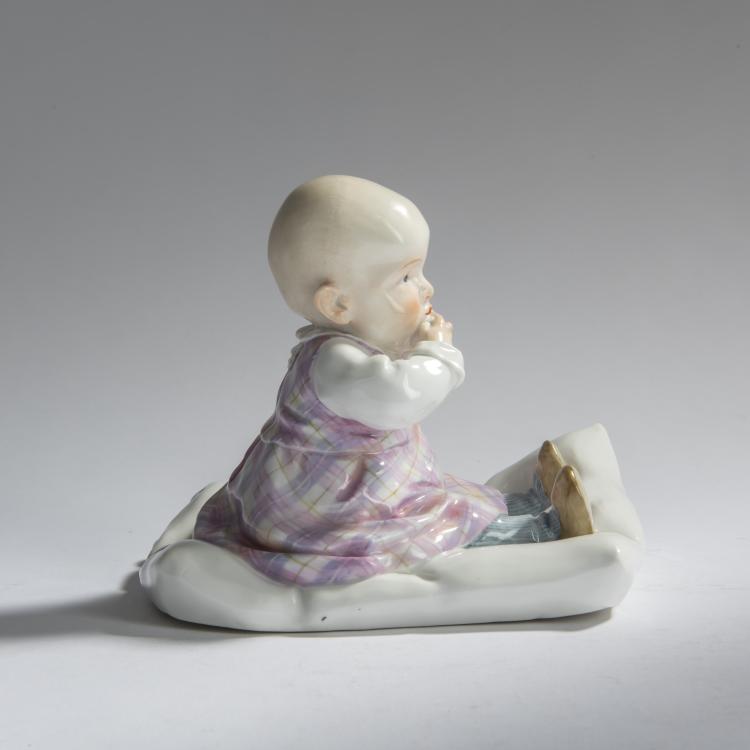 Bild 4 zu Objekt, 'Kind auf einem Kissen sitzend', 1905, Konrad Hentschel, Meissen, 156D 737