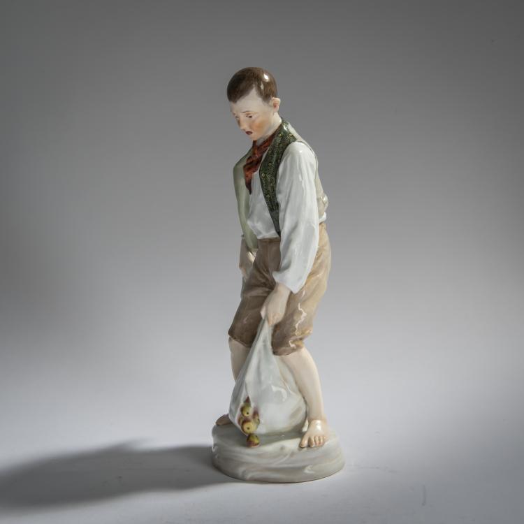 Bild 1 zu Objekt, 'Knabe mit Apfelsack', 1904, Karl Theodor Eichler, Meissen, 156D 731