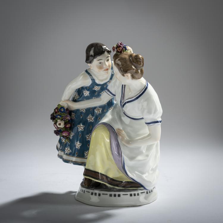 Bild 1 zu Objekt, 'Girl with Child', 1905, Karl Theodor Eichler, Meissen, 156D 732