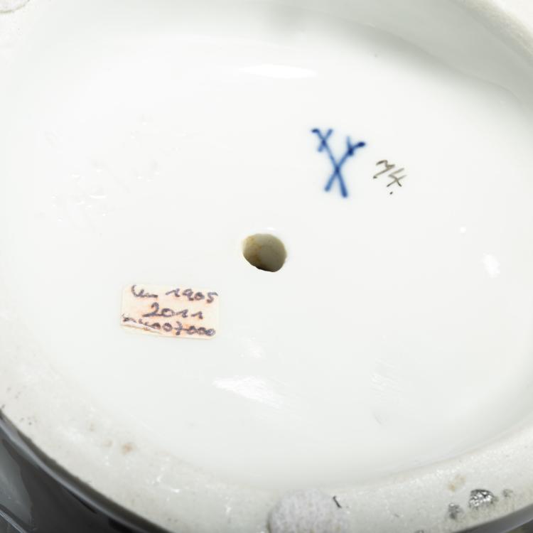 Bild 5 zu Objekt, 'Girl with Child', 1905, Karl Theodor Eichler, Meissen, 156D 732