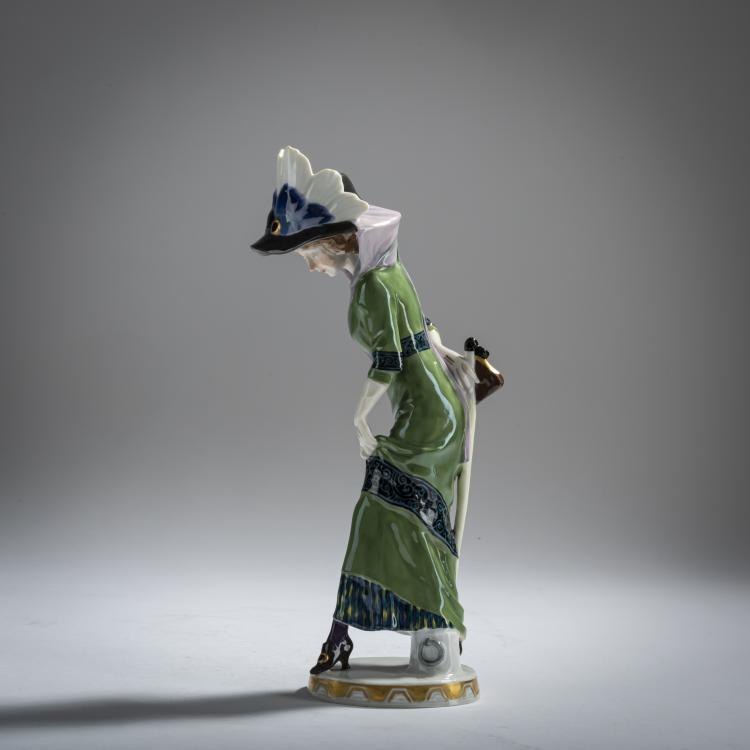 Bild 1 zu Objekt, 'Dame mit Schirm', 1911, Alfred Otto Adalbert K&ouml;nig, Meissen, 156D 742