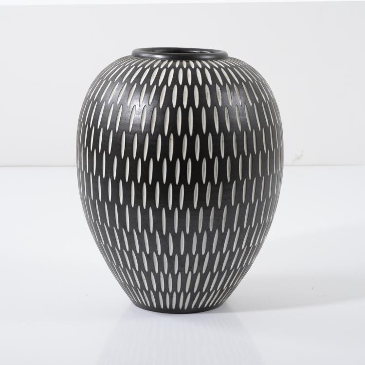 Bild 1 zu Objekt, Tall vase, 1950s, Elly und Wilhelm Kuch, Kuch, Wilhelm; Kuch, Elly, 157A 122