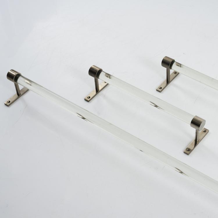 Bild 1 zu Objekt, 4 towel rails with brackets, 1989, Andr&eacute;e Putman, Ecart International, Paris, 157B 538