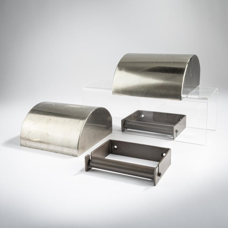 Hauptbild zu Objekt, Zwei Toilettenpapier-Halterungen, 1989, Andr&eacute;e Putman, &Eacute;cart International, Paris, 157B 539