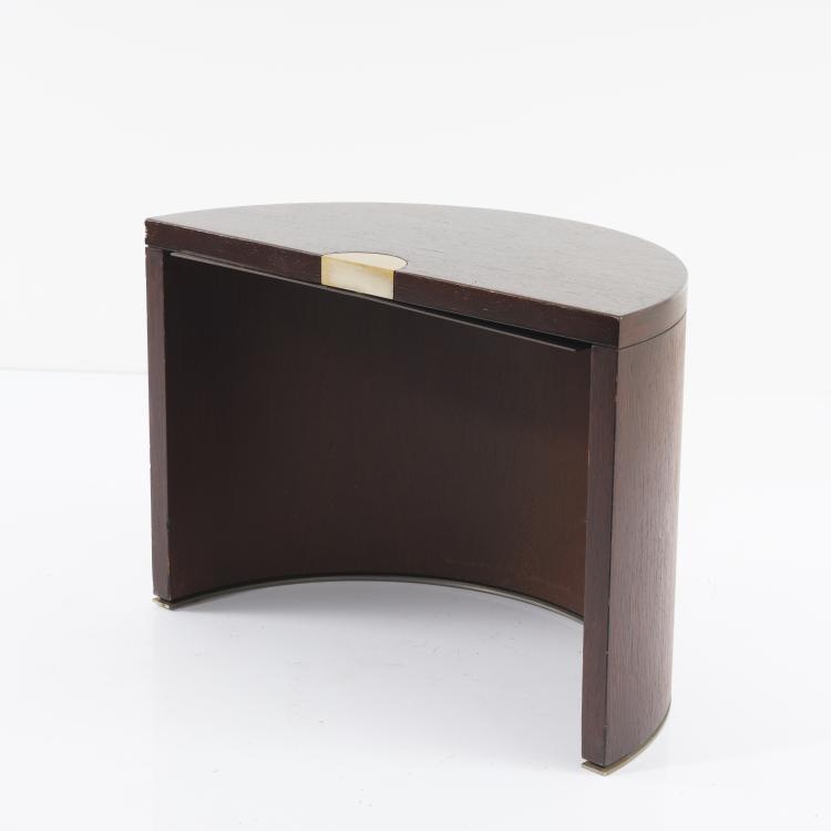 Bild 1 zu Objekt, Occasional table, 1989, Andr&eacute;e Putman, &Eacute;cart International, Paris, 157B 528