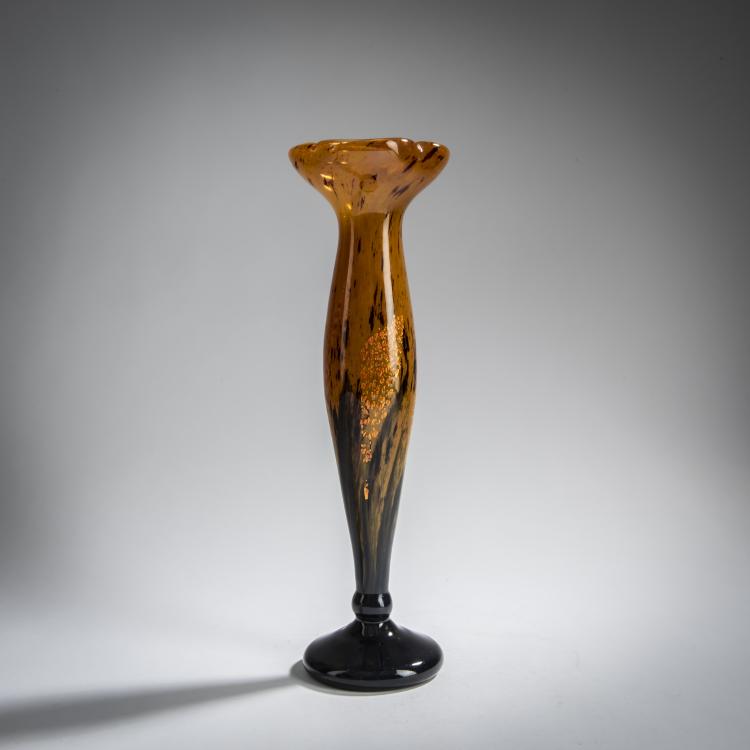 Hauptbild zu Objekt, Vase 'Verre de jade', um 1919-23, Daum Fr&egrave;res, Nancy, 156D 676