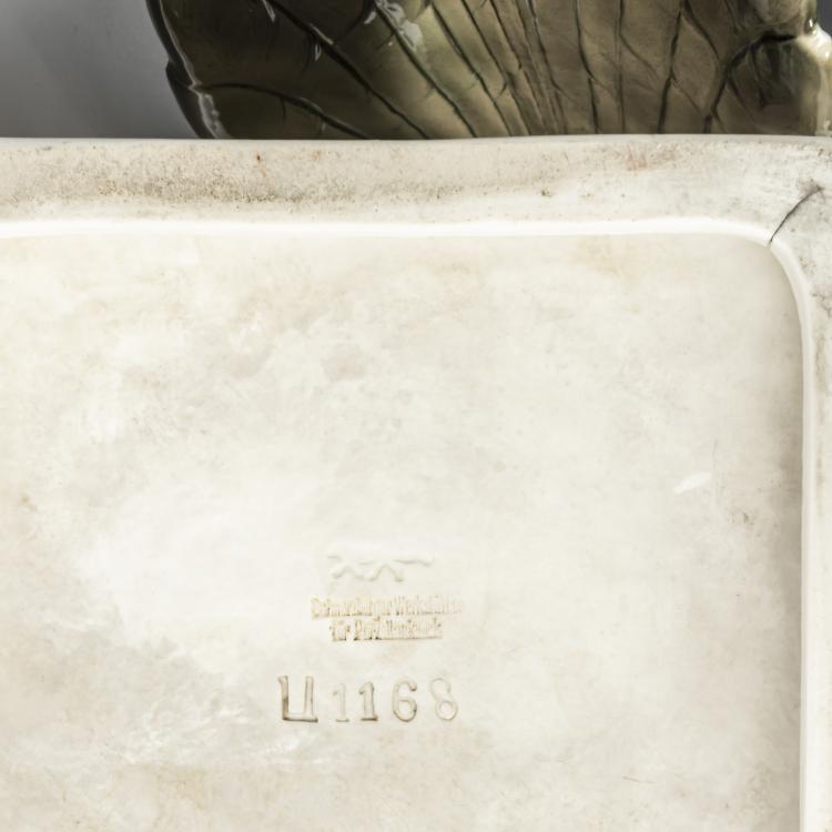 Bild 7 zu Objekt, 'Peacock on a High Pedestal', 1918, Edmund Sode, Schwarzburger Werkst&auml;tten f&uuml;r Porzellankunst, Unterwei&szlig;bach, 156D 773