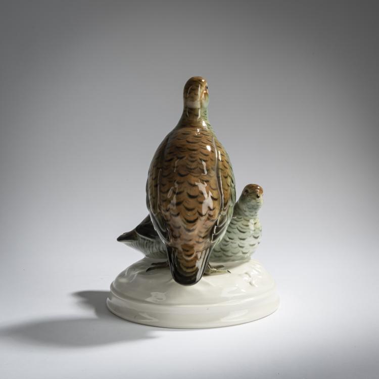 Bild 1 zu Objekt, 'Rebhuhngruppe', 1918, Edmund Sode, Schwarzburger Werkst&auml;tten f&uuml;r Porzellankunst, Unterwei&szlig;bach, 156D 774
